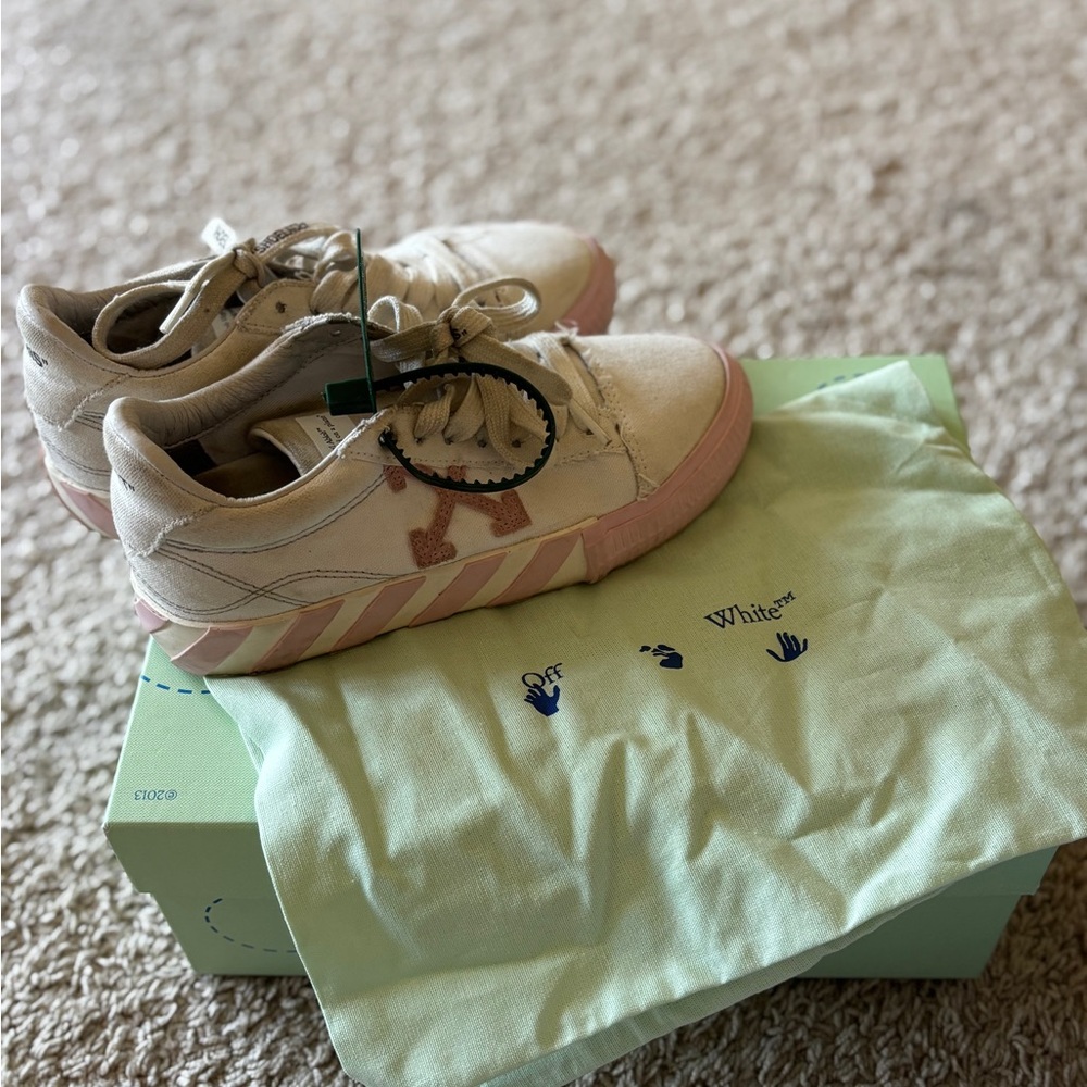 Off-White Women’s Sneakers - Cream and Pink